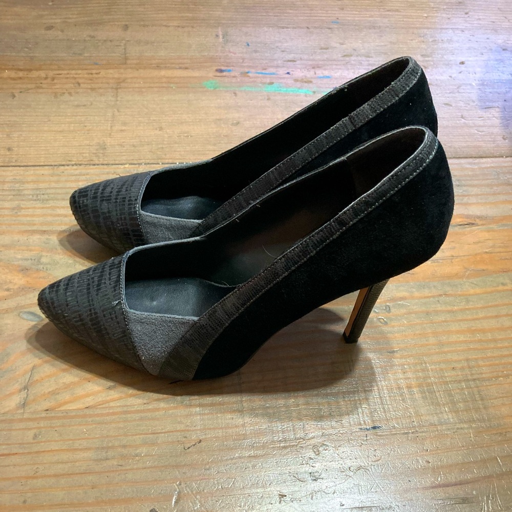 White House Black Market Nora Heels size 8